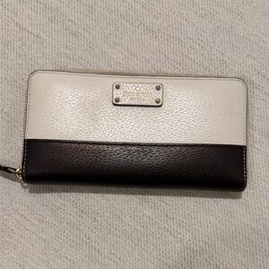 kate spade Two-Tone Cream and Black Zip Wallet